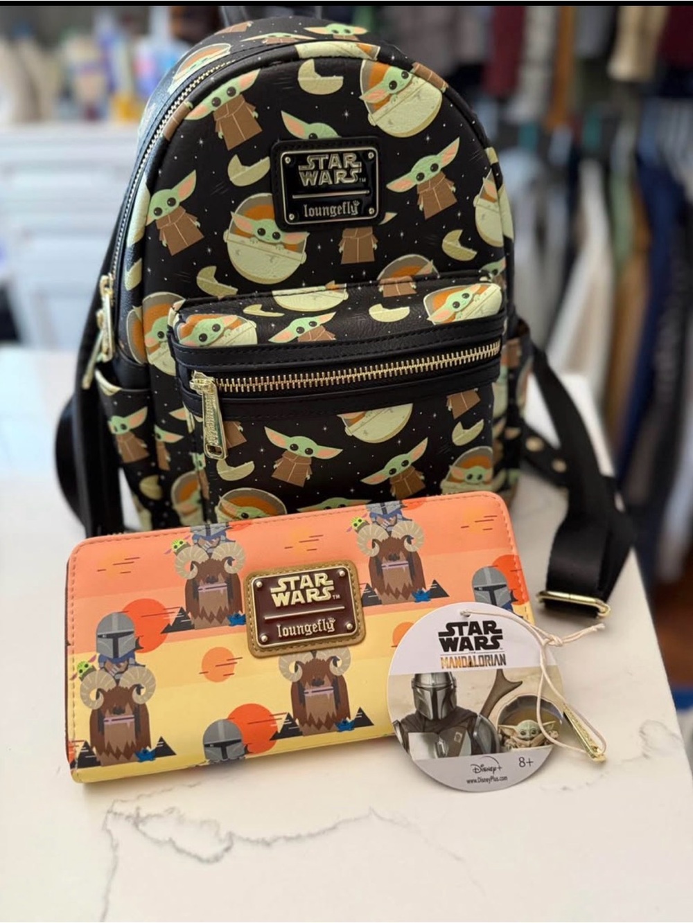 Loungefly Star Wars Baby Yoda Womens Double Strap Shoulder Bag Purse & Wallet